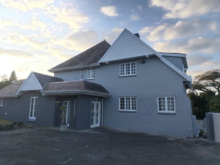 Commercial Property To Rent in Selborne: Offices, boardroom, kitchen, parking, and pool.
