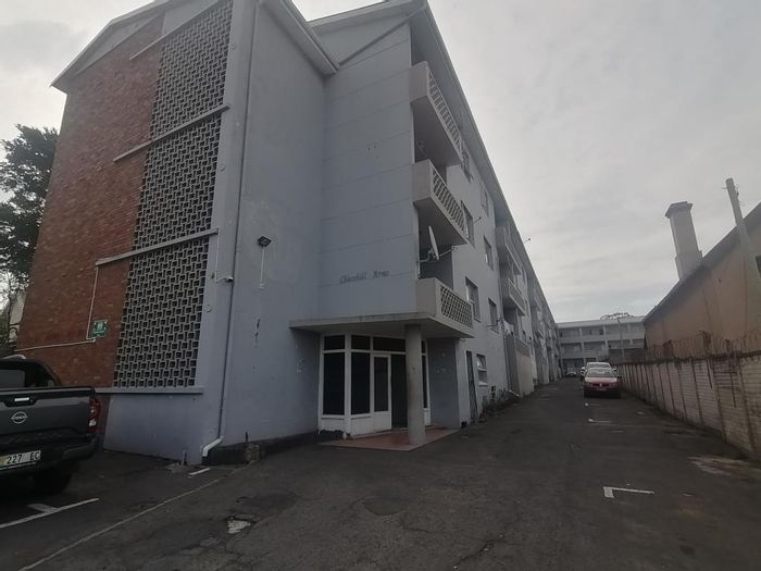 Student apartment in Southernwood, to rent, shared living and communal kitchen.