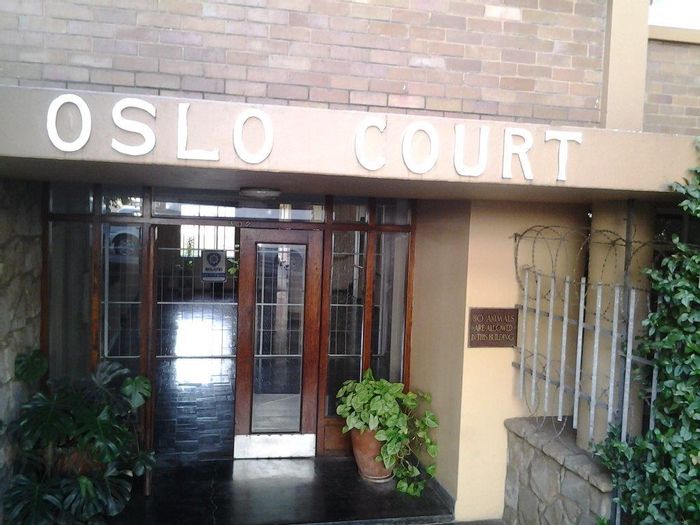 Morningside Apartment To Rent: 1 bedroom, enclosed balcony, secure access, parking available.