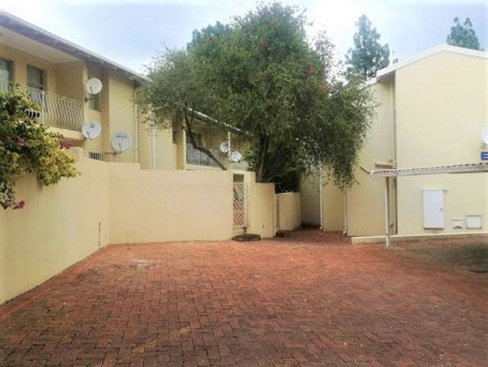 Property #725H_122, Flat rental monthly in Illovo