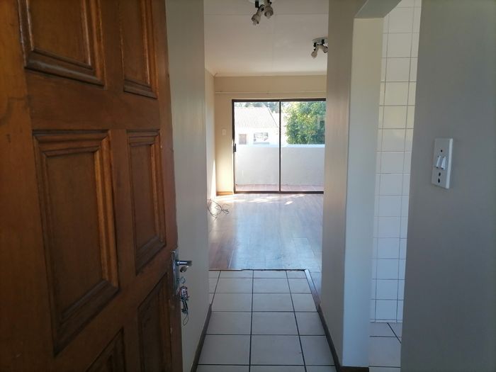 2-Bedroom Flat To Rent in Buccleuch with pool, garden, and secure parking.