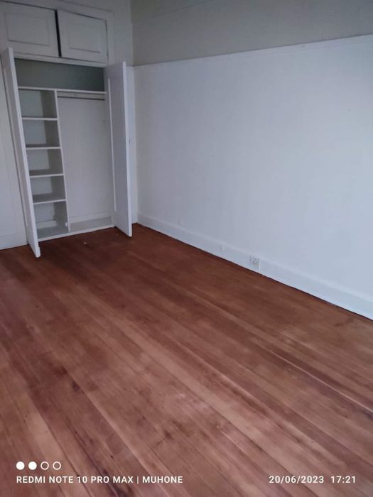 Berea Flat To Rent: 2 bedrooms, open plan, near transport and amenities.