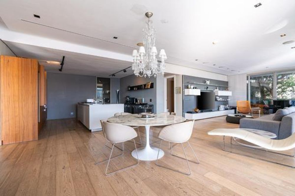 Quiet Marina Retreat