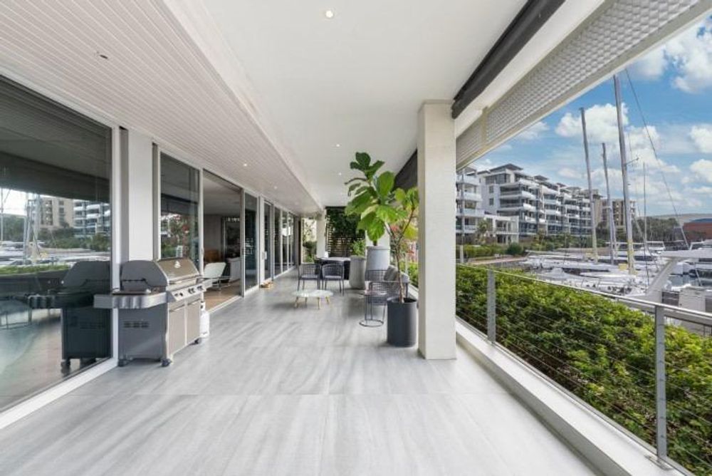 Quiet Marina Retreat