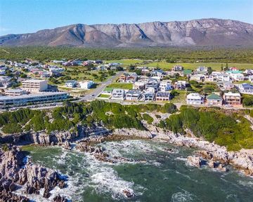 The Whale Spotters Paradise - De Kelders & Perlemoenbaai