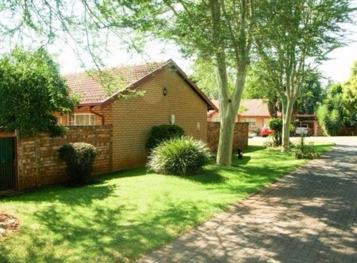 Property #834820, Townhouse pending sale in Die Wilgers