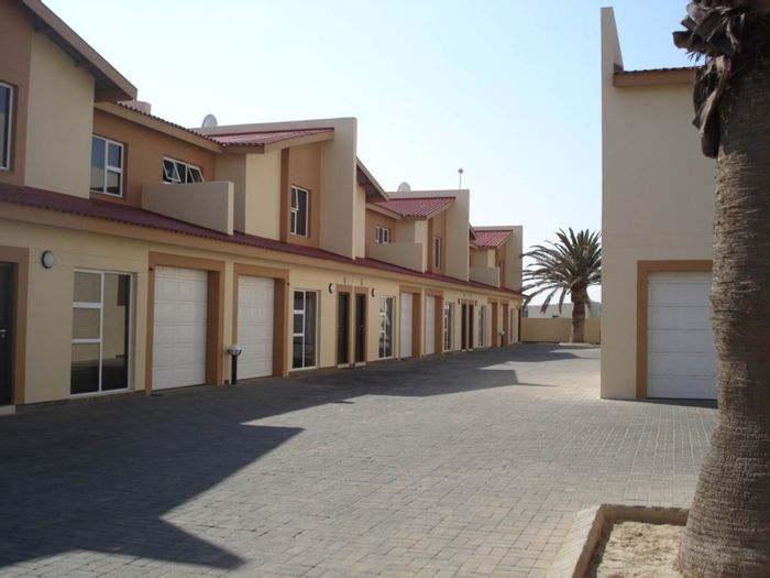 Property #1268069, Townhouse for sale in Fairways Estate