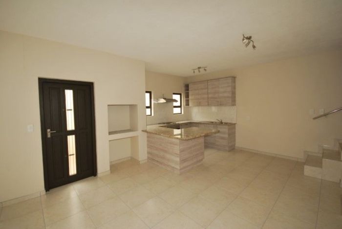 Property #1311836, Townhouse for sale in Fairways Estate