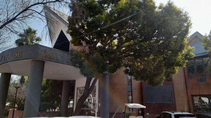 Property #1382882, Office rental monthly in Constantia Kloof