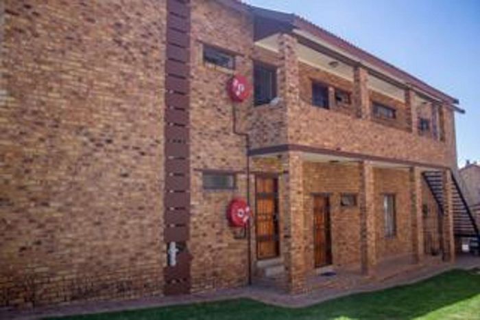 Property #1438301, Townhouse pending sale in Olievenhoutbosch