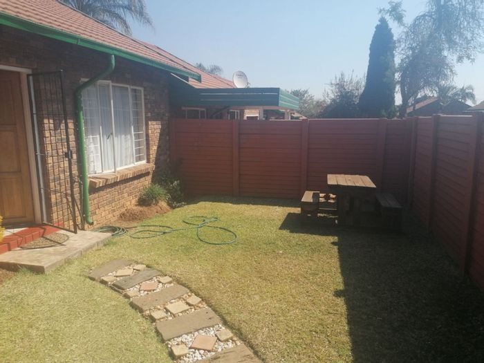 Properties in The Orchards, Akasia Huurkor