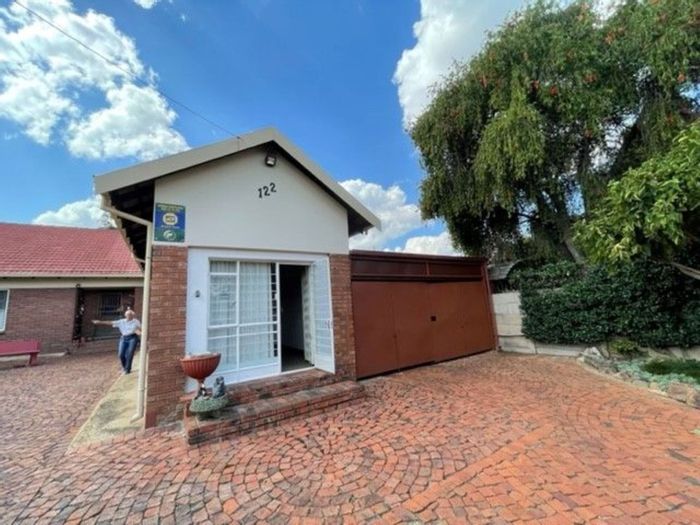 Properties in Mountain View, Pretoria Huurkor