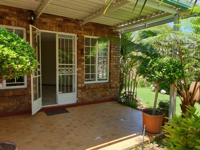Property #1452594, Townhouse pending sale in Garsfontein