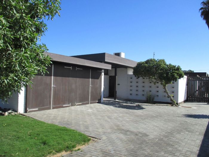 Property #1453823, House for sale in Walvis Bay Central