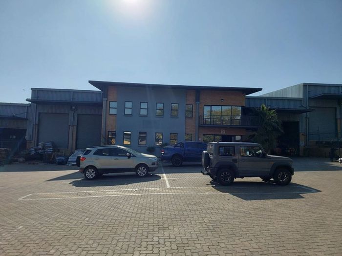 Property #1465438, Industrial rental monthly in North Riding