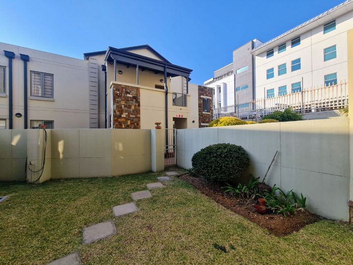 Property #1466238, Apartment for sale in Parktown North