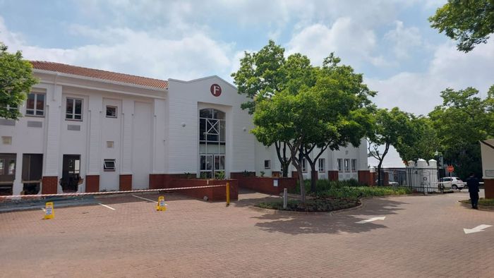 Property #1466597, Office rental monthly in Bryanston