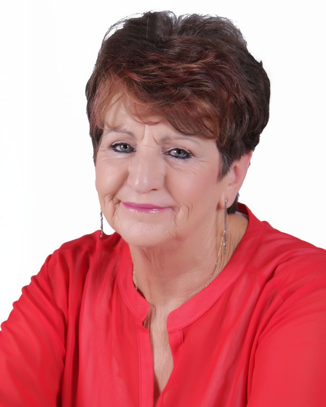 Saartjie Bester photo