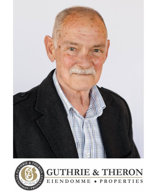 Johann Dippenaar photo